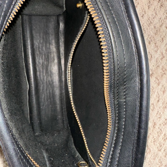 Vintage 90s Coach Metropolis Zip 9087 Black Leather Top - Picture 8 of 10